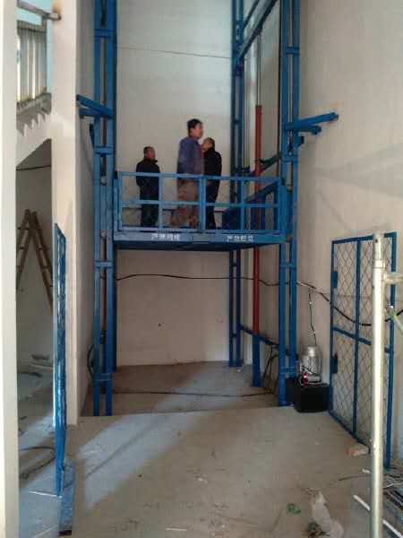 導(dǎo)軌式升降機(jī) 導(dǎo)軌式升降機(jī)